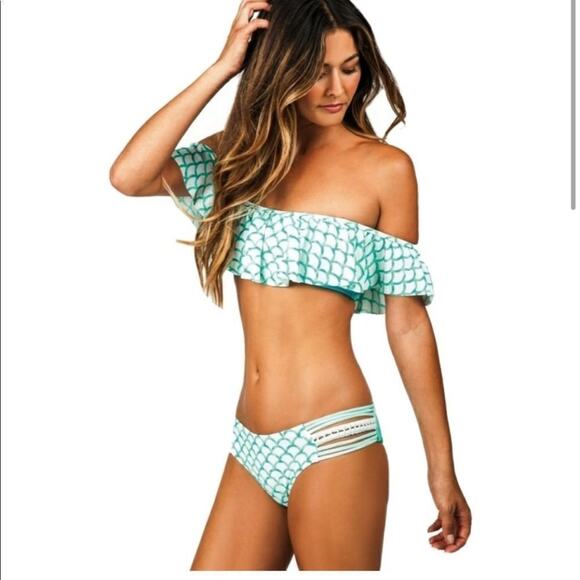 NWT Raisins mermaid off the shoulder bikini top size XL - Picture 1 of 8